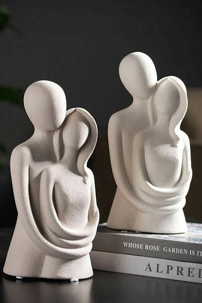 مجسمه رومیزی تزئینی مدل عاشقانه سفید 