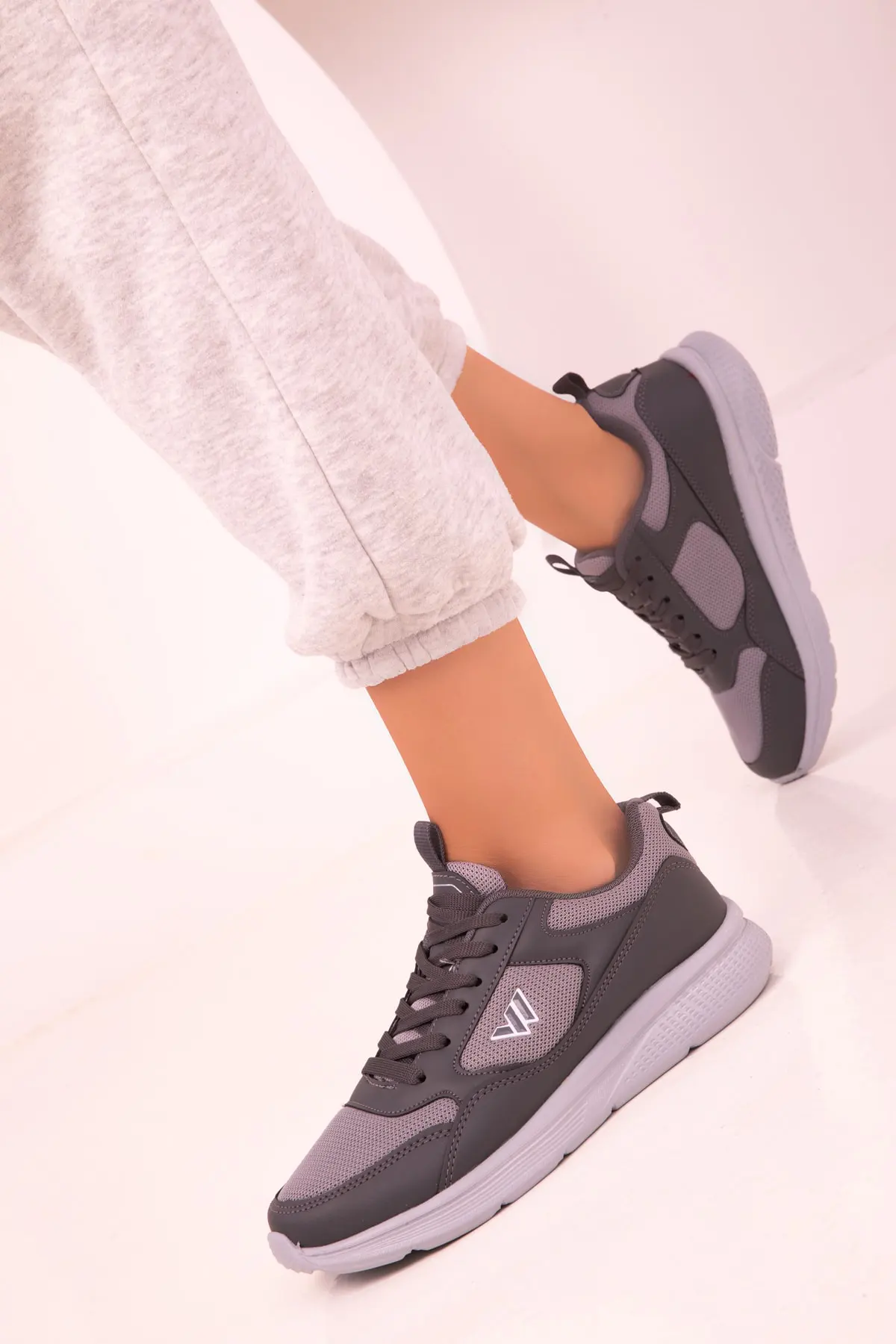 کفش ورزشی زنانه دودی خاکستری برند Soho Exclusive