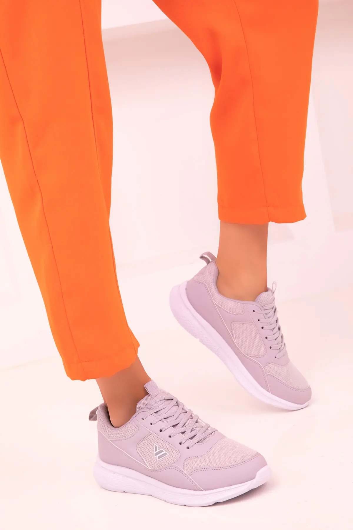 کفش ورزشی زنانه یاسی روشن برند Soho Exclusive